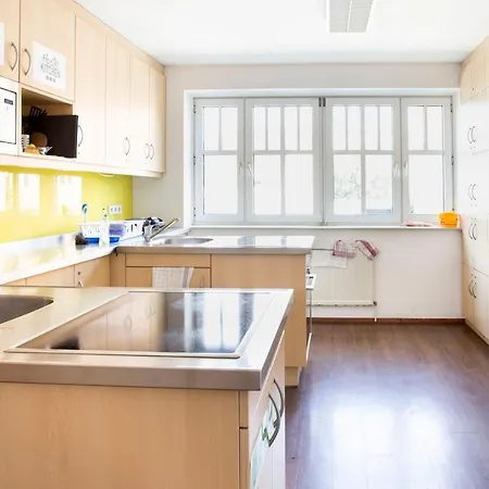 Mynext - Riverside Hostel *