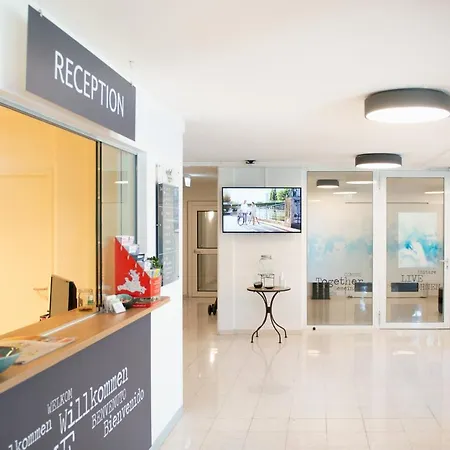 Hostel Mynext - Riverside Salzburg
